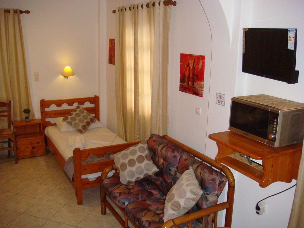 Boussetil Rooms Capanmat Tinos Exterior photo